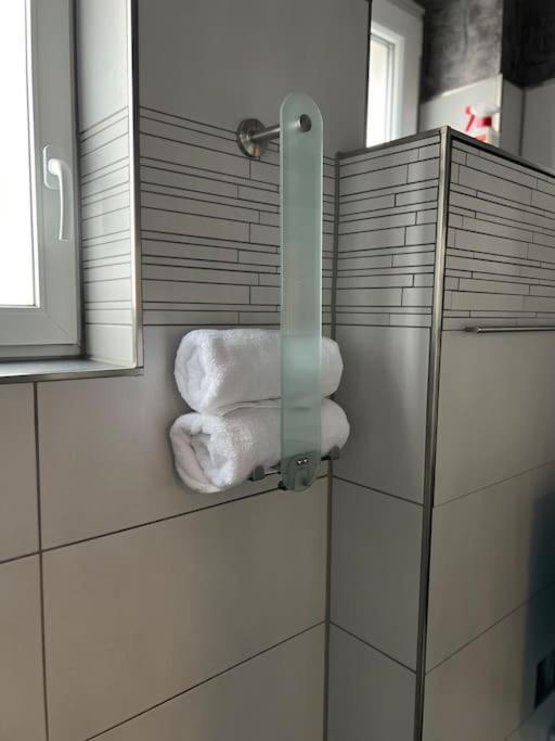 Gesamte Wohnung Mit Parkplatz Halstenbek Exterior photo