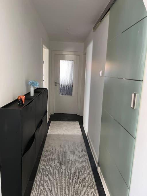 Gesamte Wohnung Mit Parkplatz Halstenbek Exterior photo